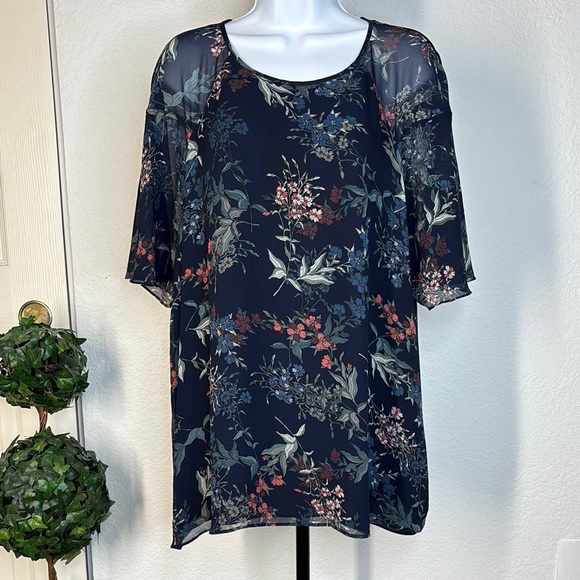 Vince Camuto Navy Floral Blouse - Picture 1 of 8